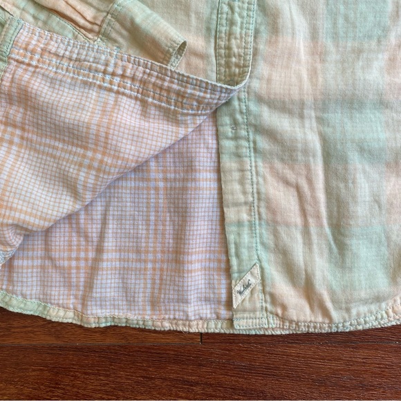 Woolrich Shirt Women’s Sz Large Long Sleeve Button Up Mint  Peach Roll Sleeve - Picture 3 of 8
